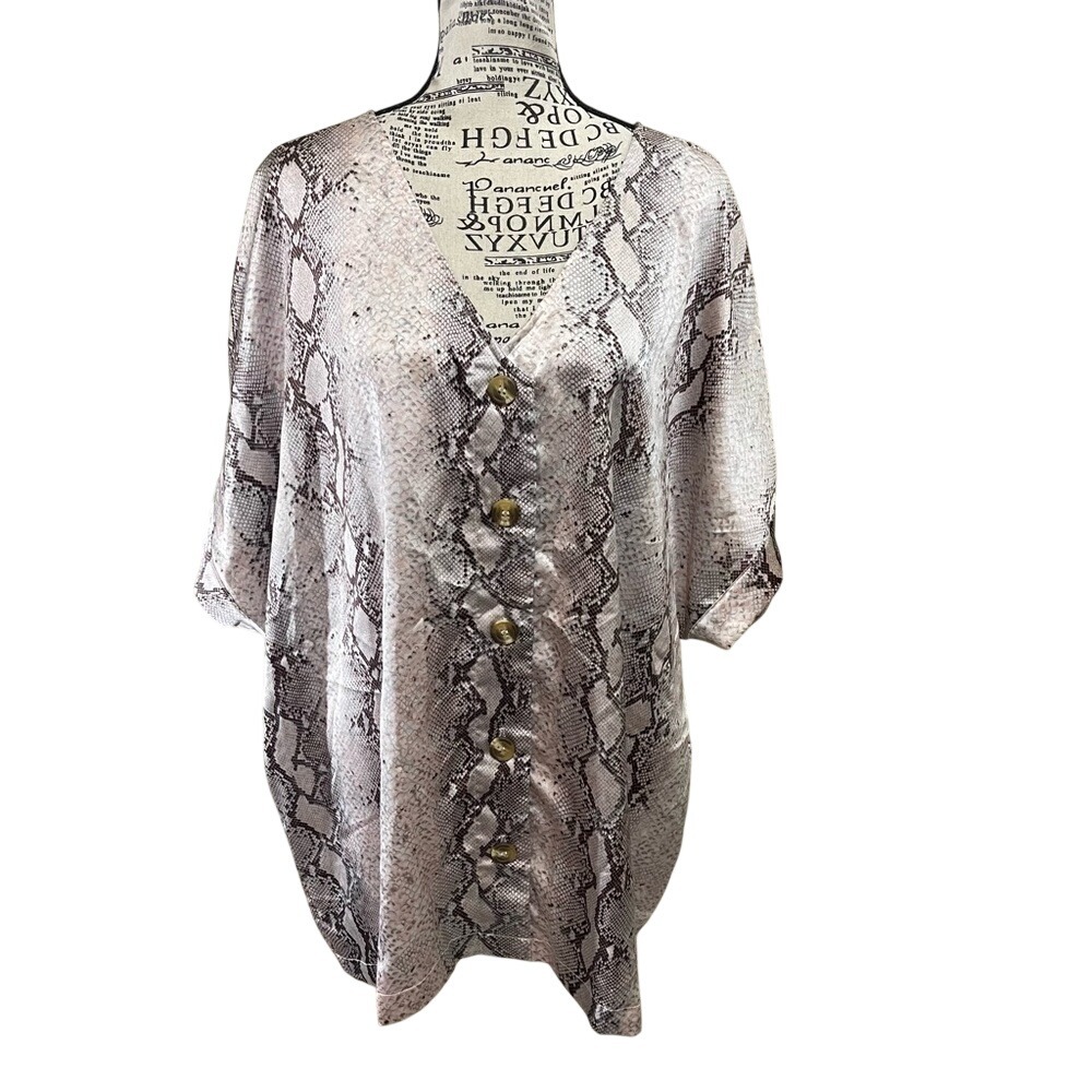 Entro Snake Print‎ V-Neck Blouse